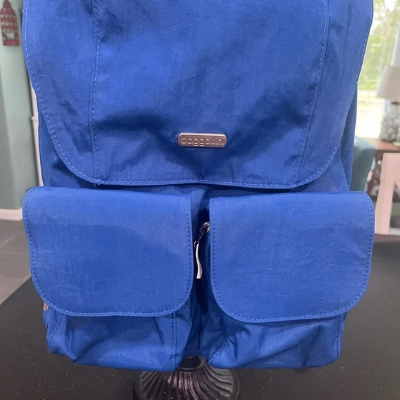 Baggallini Royal Blue Women’s’ Backpack - Picture 1 of 6